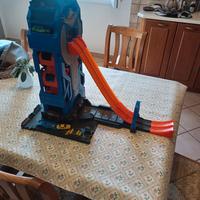 Mega garage hot wheels