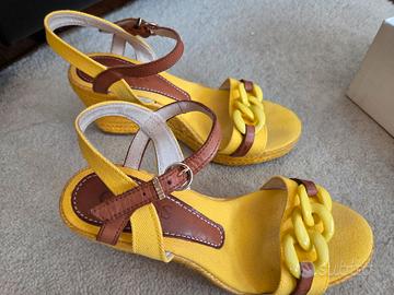 Sabdali estivi con zeppa Guess n. 38