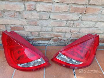 fari posteriori ford fiesta anno 2010