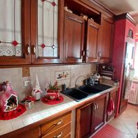 Cucina in legno di ciliegio