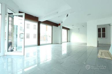 Immobile di 92 m² con 1 locale a Longare