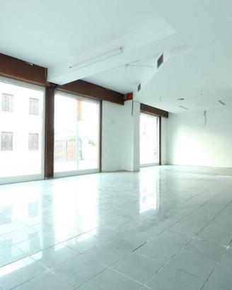 Immobile di 92 m² con 1 locale a Longare