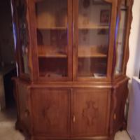 credenza con vetrina 