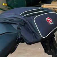 borsa sella.con tasche laterali e borsa semirigida