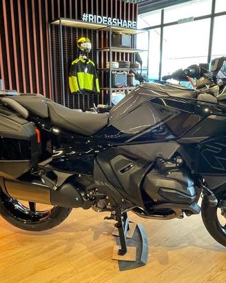 BMW R 1300 RT Triple Black Abs