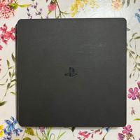 PlayStation 4 Slim da 1TB + 2 giochi