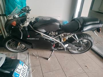 Ducati Dark 749