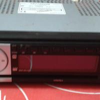 Autoradio Clarion, Radio AM-FM, lettore CD e USB.