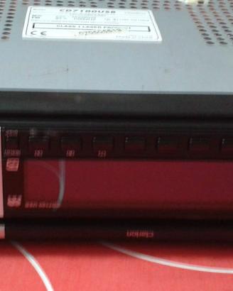 Autoradio Clarion, Radio AM-FM, lettore CD e USB.