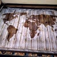 Quadro Canvas Mappamondo su tela effetto legno