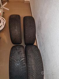 Gomme 4stagioni Khumo  195/60 R15 92V - Come nuove