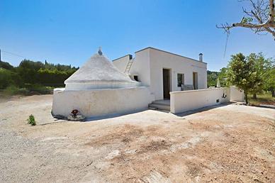Rustico / Casale di 80 m² con 2 locali a Putignano
