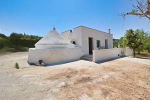 Rustico / Casale di 80 m² con 2 locali a Putignano