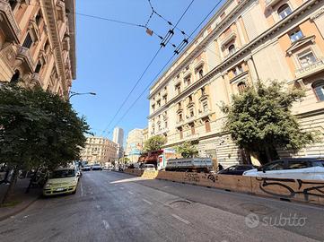NEGOZIO A NAPOLI