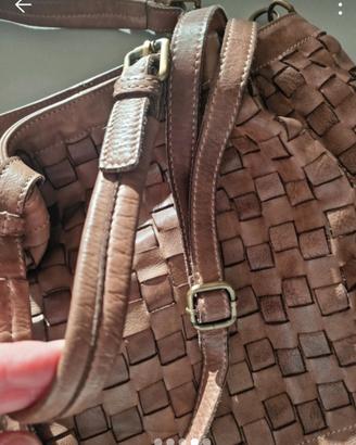 Borsa in vera pelle  morbida marrone