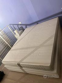 Letto Matrimoniale e comodini