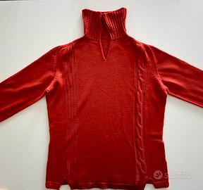 Maglione teerracotta con colletto e scollo a V