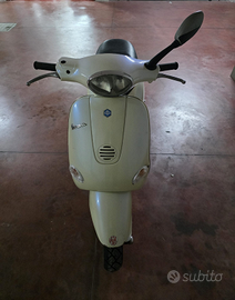 Vespa et4 125 1999