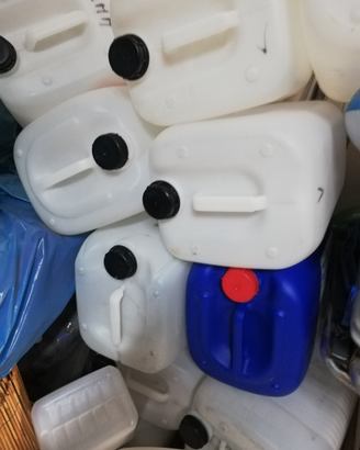 Taniche/Latte plastica da 25 e 20 litri