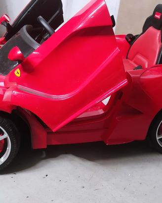 Macchina elettrica per bambini Ferrari 
