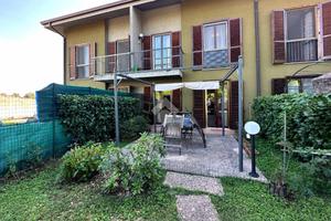 VILLA A SCHIERA A VAIANO CREMASCO