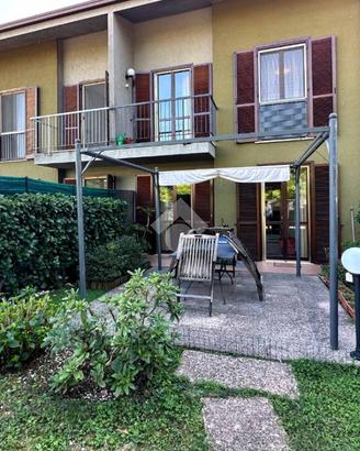 VILLA A SCHIERA A VAIANO CREMASCO