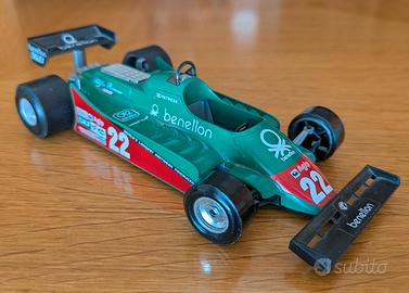 Modellino Bburago Alfa Romeo Benetton F1 1/24