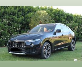 Maserati levante gran lusso