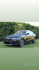 Maserati levante gran lusso