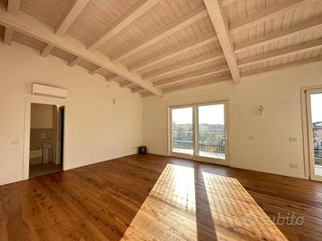 Appartamento di 150 m² con 3 locali e box auto a T