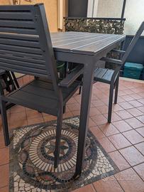 Set tavolo e sedie