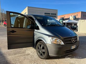 MERCEDES-BENZ VITO 2012
