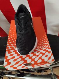 NIKE Renew Run scarpe running uomo
