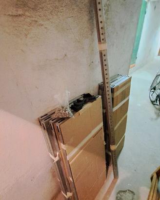 2 scaffali in ferro zincato per cantine/garage 