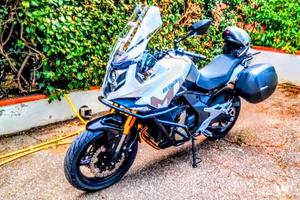 CF Moto 650 MT