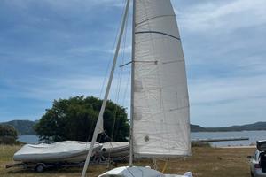 Barca a vela r18