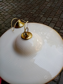 Lampadario a cappello a tesa larga