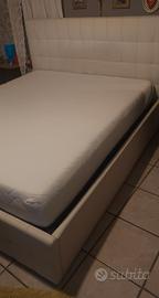 letto matrimoniale contenitore e materasso usati