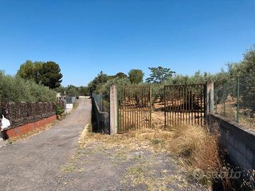 Ampio terreno zona Etnapolis