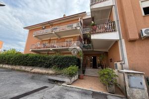 5 LOCALI A LANUVIO