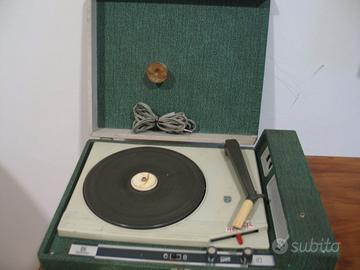 giradischi a valigetta