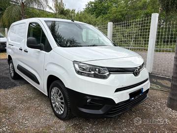 Toyota proace MAXI diesel 3 posti anno 2021