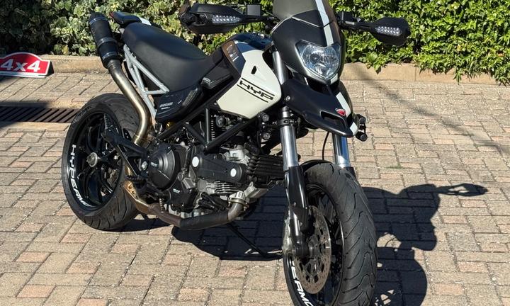 Ducati Hypermotard 796 - 2010