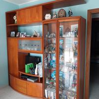 Armadio con vetrina in ciliegio