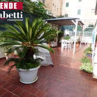 Ampio 5 vani con spazio esterno di pertinenza A49