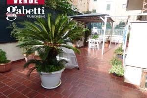 Ampio 5 vani con spazio esterno di pertinenza A49