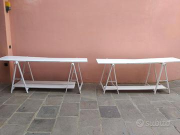 due banchetti con supporti