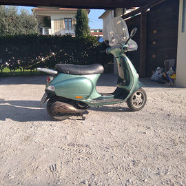 Vespa 125 et4