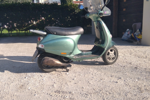 Vespa 125 et4
