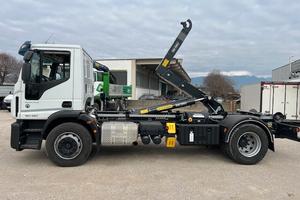 Iveco 180E32 Euro 6 con gancio scarrabile